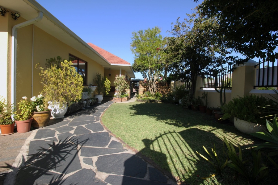 3 Bedroom Property for Sale in Plumstead Western Cape